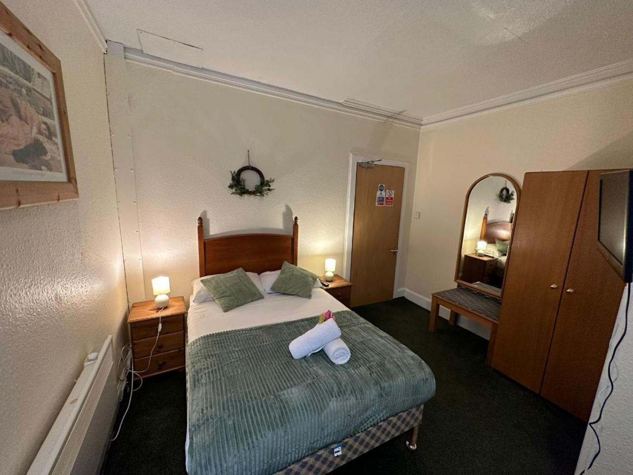 Mackay'S Spa Lodge Hotel Strathpeffer Esterno foto